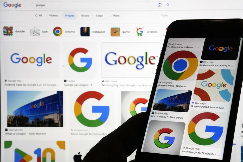 米グーグルの検索サービスで表示されたさまざまなグーグルのロゴ＝11日、ニューヨーク（AP＝共同）