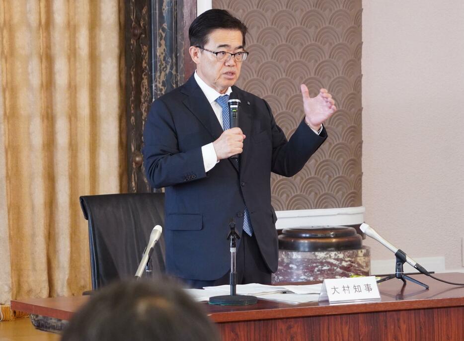 対策本部会議で宣言解除を表明する大村知事