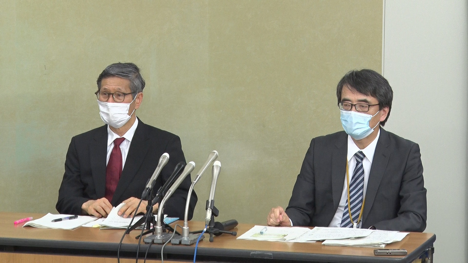 [画像]会見する脇田座長（右）と尾身副座長。5月4日の専門家会議会見より