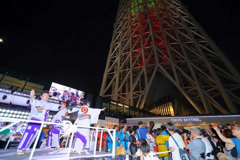 [写真]東京スカイツリーで行われた東京五輪開幕2年前カウントダウンイベント（西村尚己/アフロスポーツ）