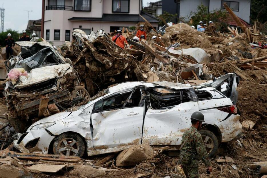 西日本を中心に甚大な被害が発生した豪雨（写真：ロイター/アフロ）