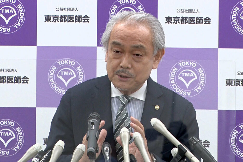 東京都医師会の尾崎治夫会長＝7月10日、都内