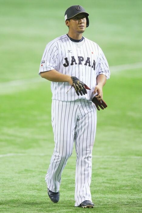 インタビューでも成長がうかがえる中田（写真：アフロスポーツ 2014年11月15日撮影）