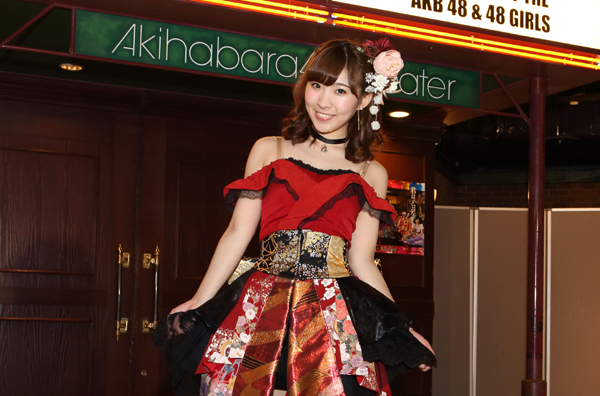 ［画像］今月14日に東京・秋葉原のAKB48劇場で行われた卒業公演で「AKB48」を卒業した岩佐美咲