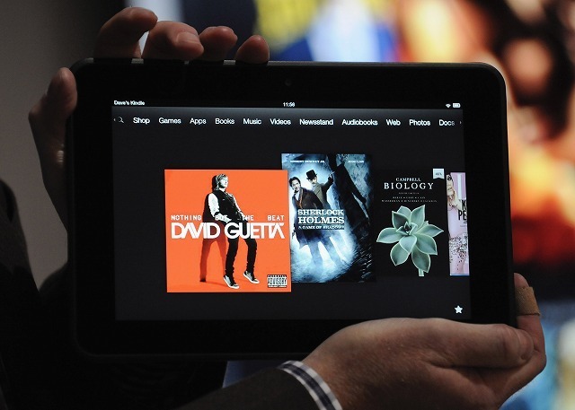 Kindleストアで売っている電子書籍にも消費税が課されることになる（写真：ロイター/アフロ）