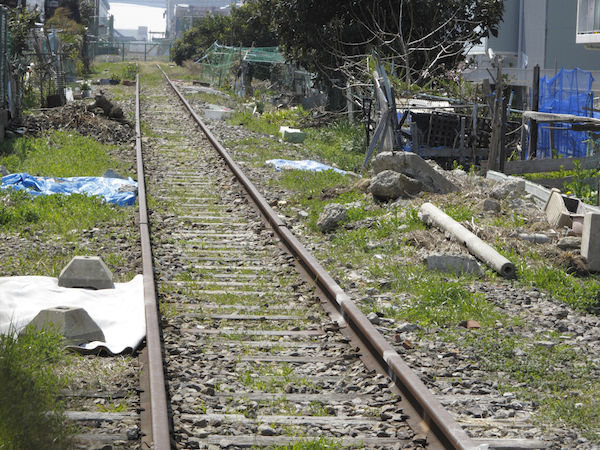 [画像]放置された廃線（写真：アフロ）